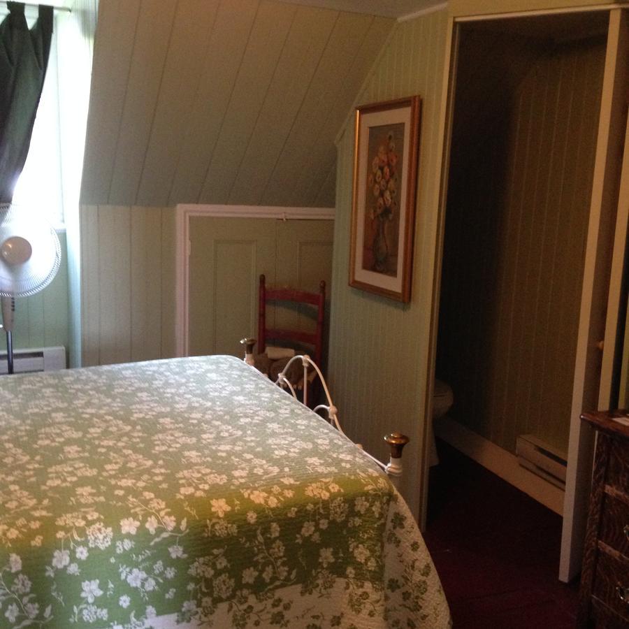 Auberge Les Blancs Moutons Saint-Laurent-de-l'ile d'Orleans Экстерьер фото